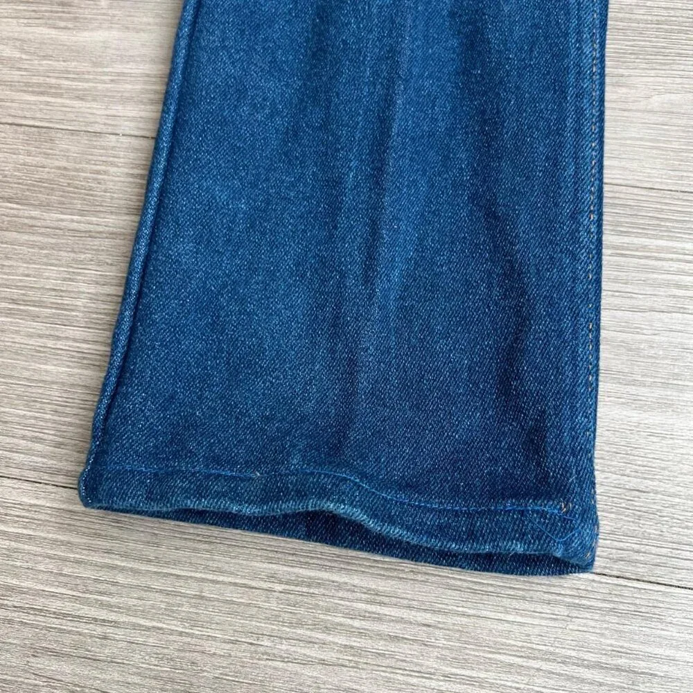 Levis excellent no